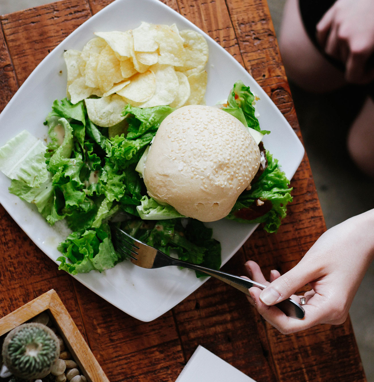 Black bean and quinoa burger